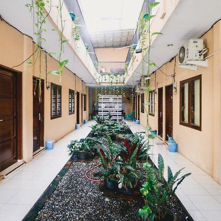 Reddoorz Near Jalan Gatot Subroto Medan Hotel Exterior foto