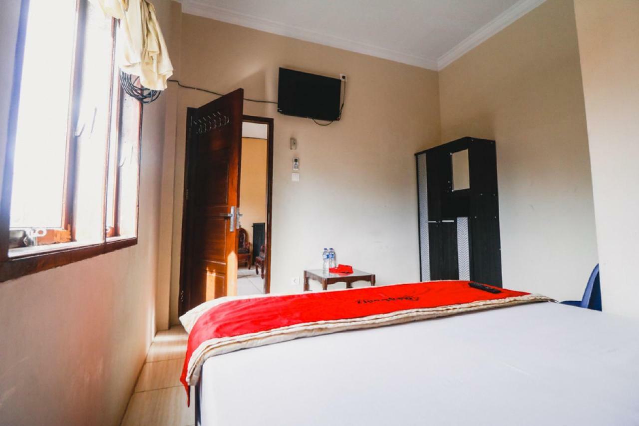 Reddoorz Near Jalan Gatot Subroto Medan Hotel Exterior foto